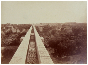 Fig. 29. Branche nord du pont-aqueduc de Calèche (cliché Gondran)