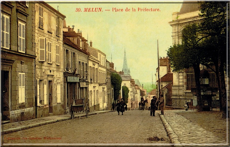 Fig. 47. Le clocher de l'église Saint-Aspais vu de la Place de la Préfecture
