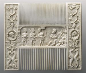 Fig. 11.1500-1530, France nord Peigne en ivoire 15,2x17,7 Musée du Louvre