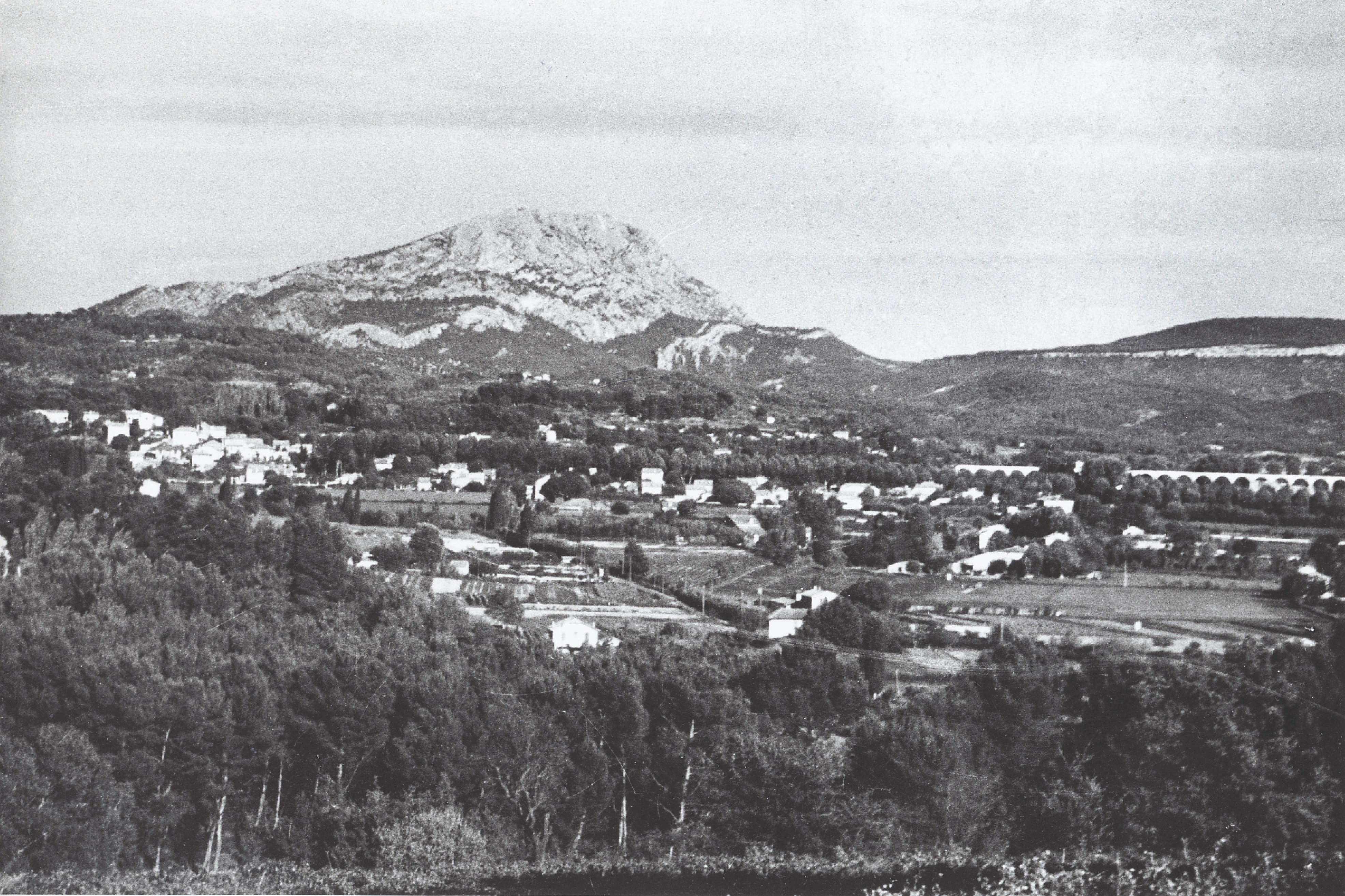 La Montagne Sainte-Victoire vue de la colline de Montbriand II, 18-15 (R511, FWN185) | Société Cezanne