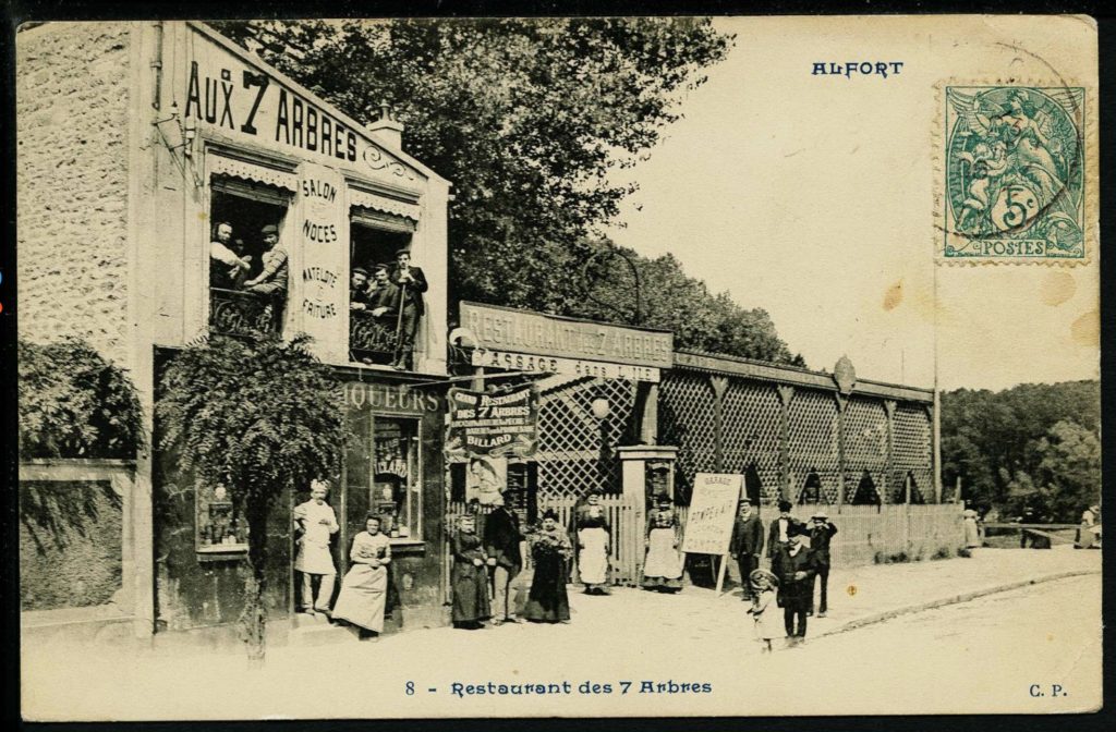 Fig. 80. Terminus de la ligne Austerlitz-Charenton vu vers l’aval depuis le pont de Charenton.
